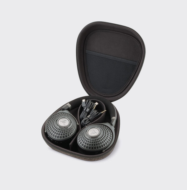 Focal Bathys Deep black headphones koptelefoon hoofdtelefoon ANC wireless case hoesje hoes